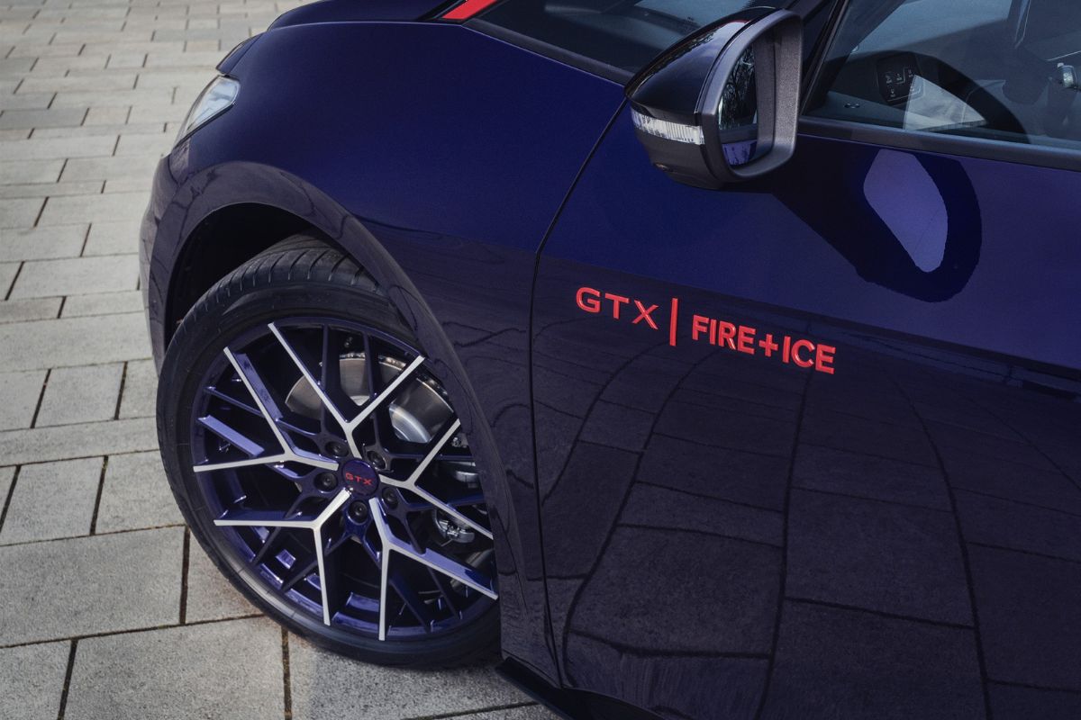 VW ID.3 Fire and Ice GTX Schriftzug in rot auf der Seite